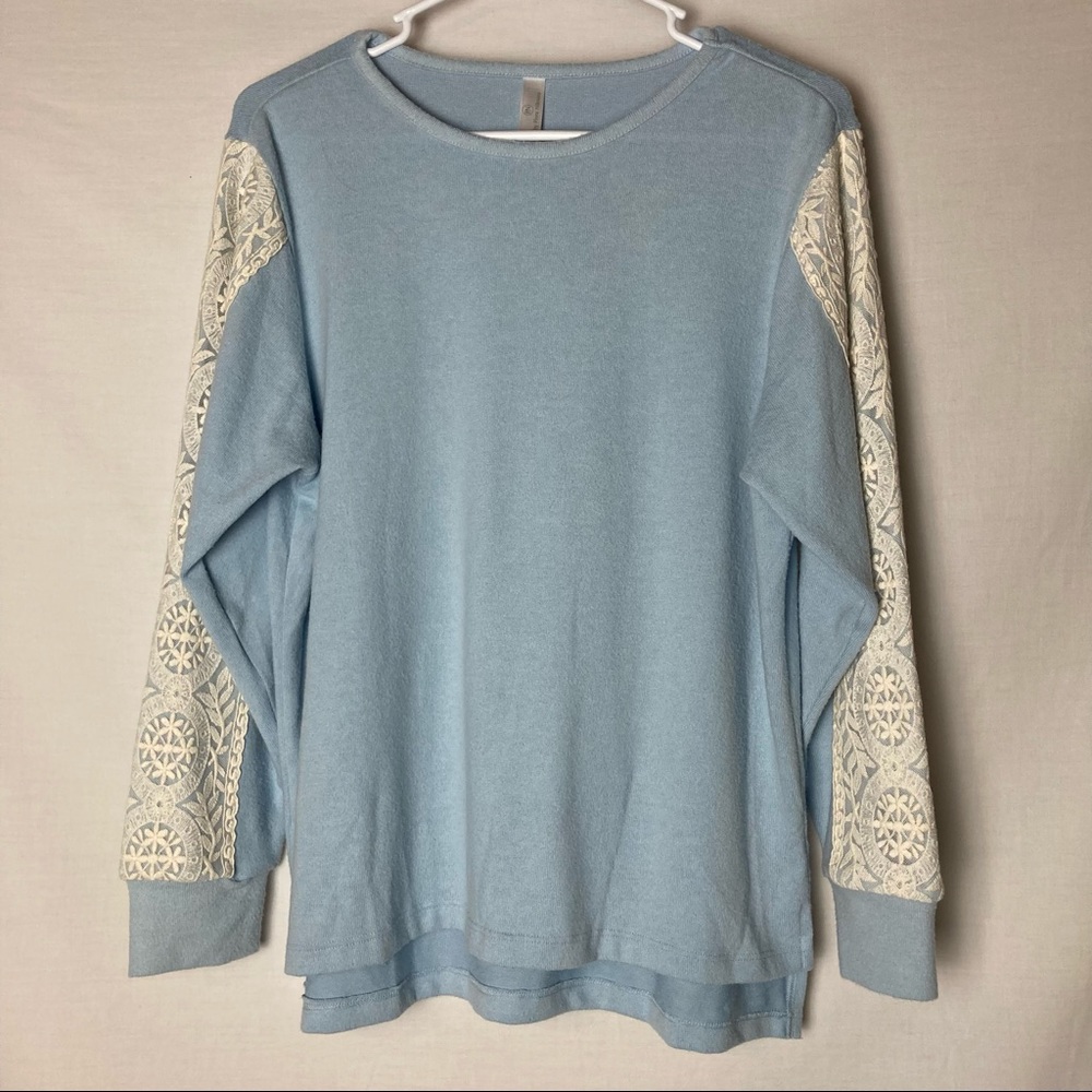 FN Crew Neck Crochet Sleeve Sweater D67